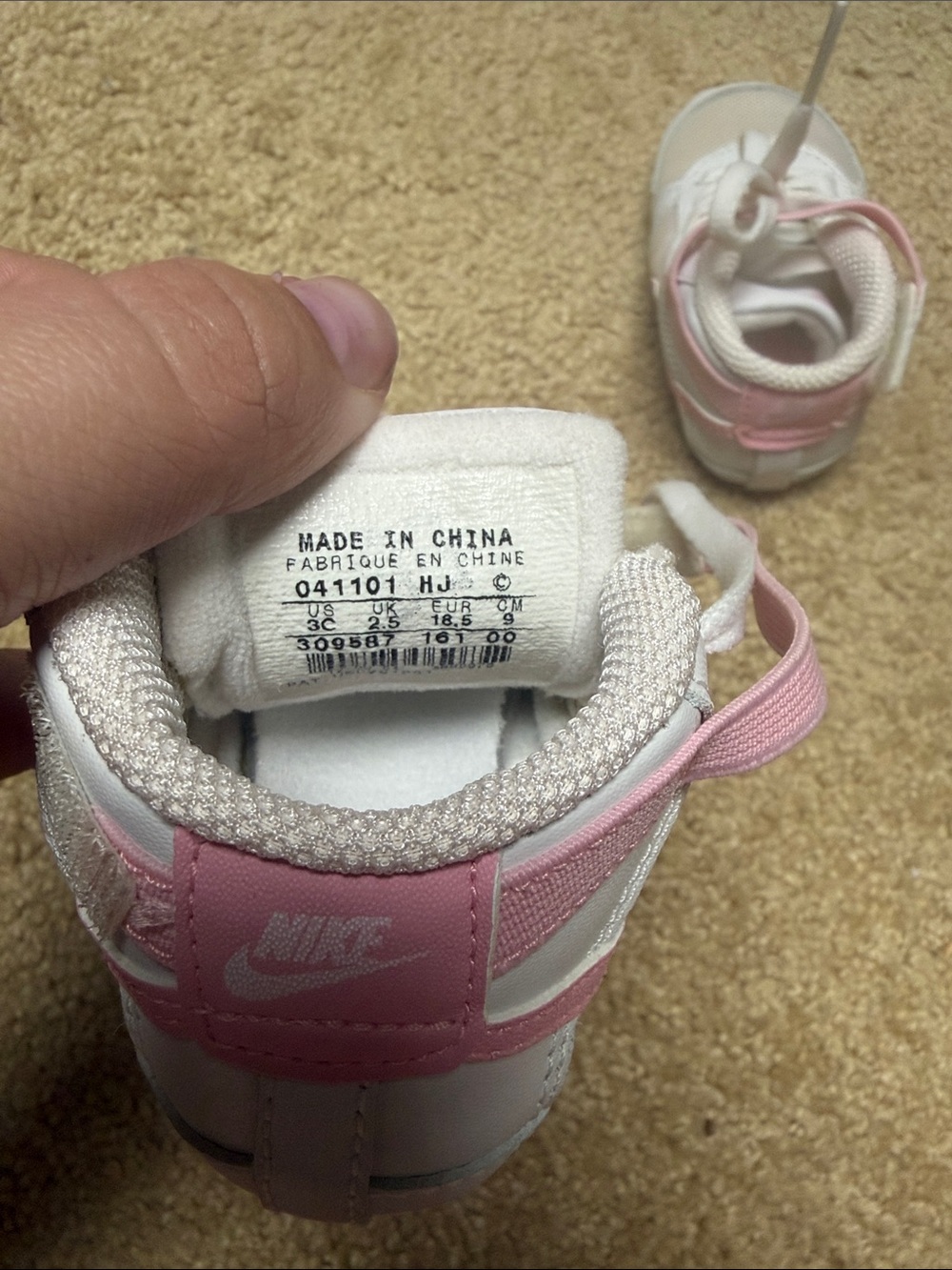 Pink Nike Baby shoes - Picture 5 of 5